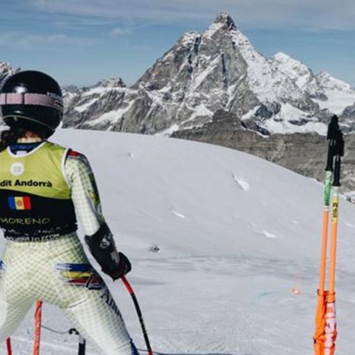 Cande Moreno s'adapta a les dificultats d'esquiar velocitat a Europa